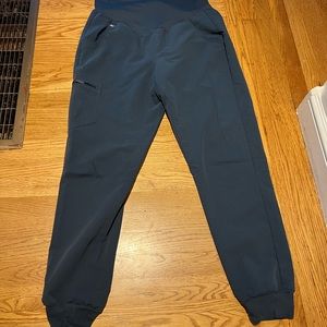 Figs maternity jogger scrub pant